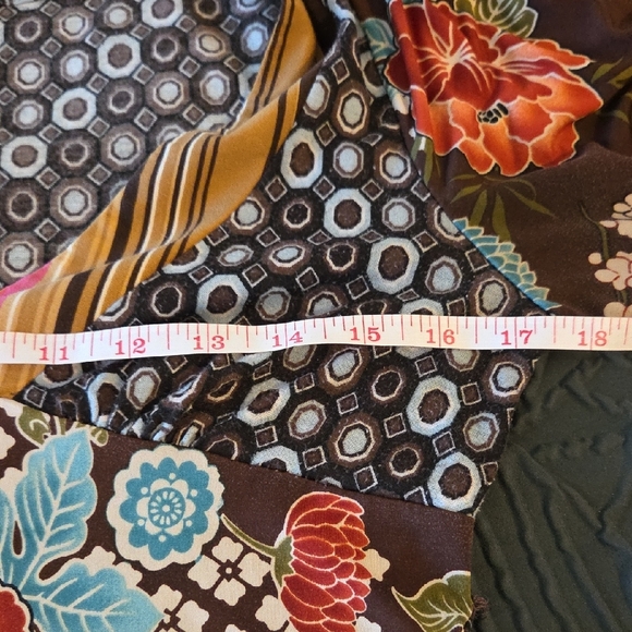 Rose Dimple Bohemian Floral V-Neck Blouse - Picture 11 of 13